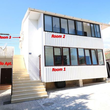 Rooms & Studio Apartment Mira Baška Eksteriør billede