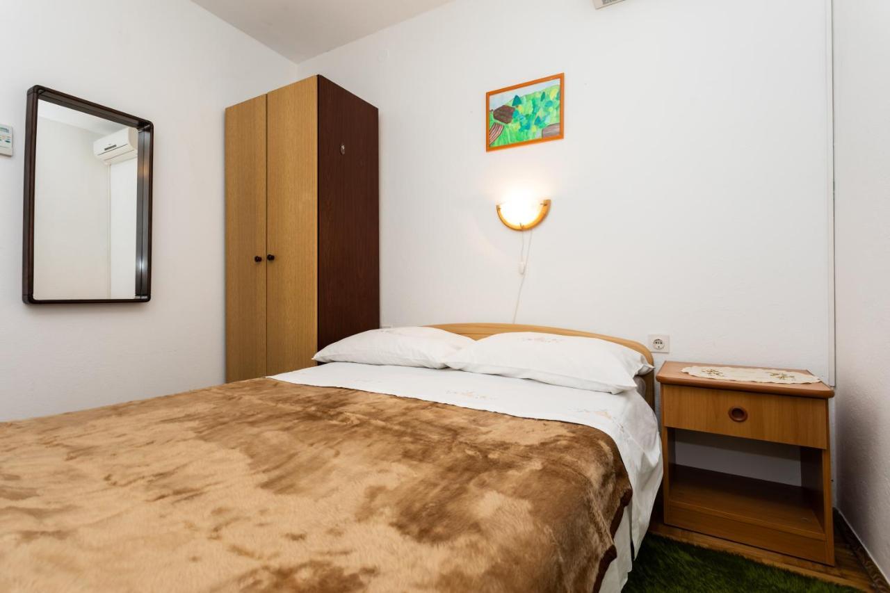 Rooms & Studio Apartment Mira Baška Eksteriør billede