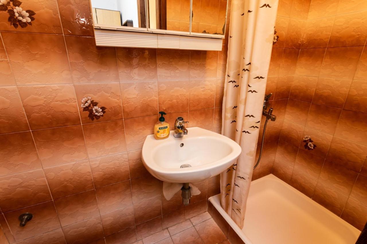 Rooms & Studio Apartment Mira Baška Eksteriør billede