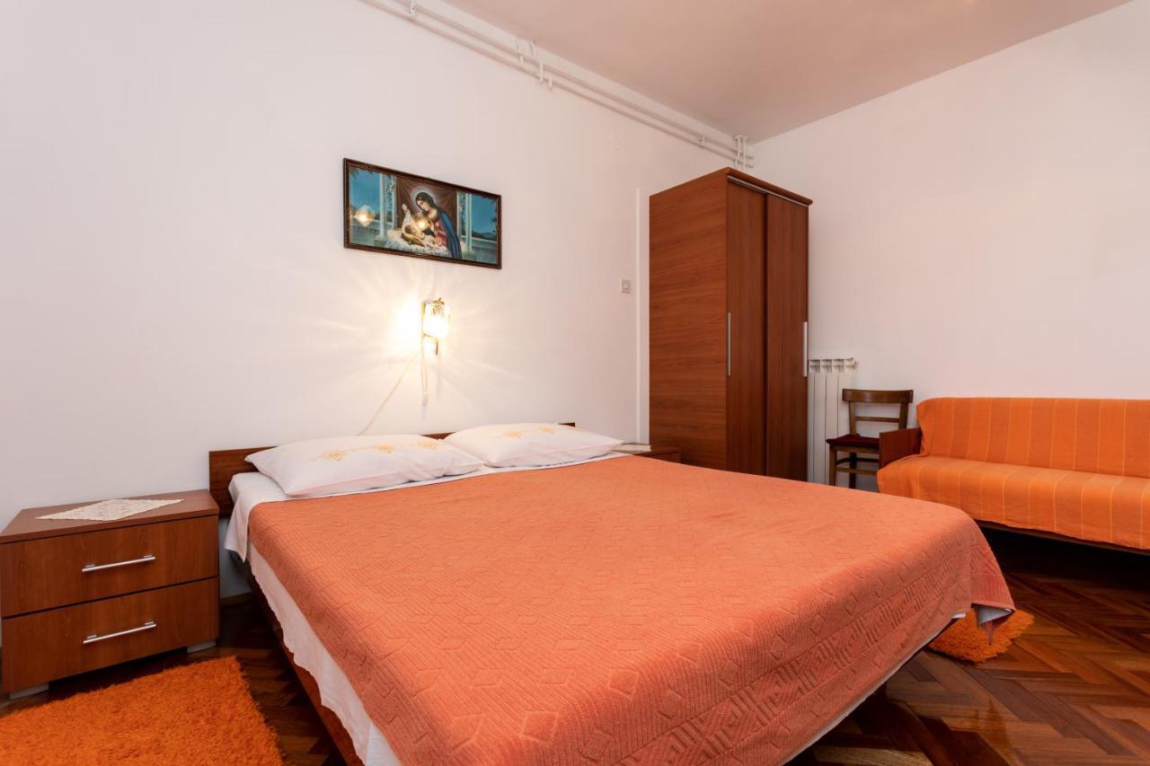 Rooms & Studio Apartment Mira Baška Eksteriør billede