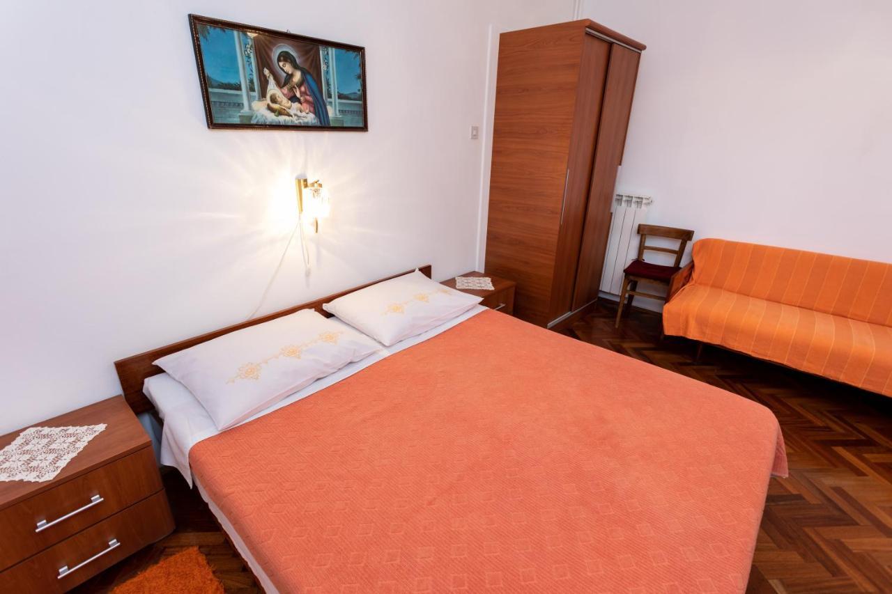 Rooms & Studio Apartment Mira Baška Eksteriør billede