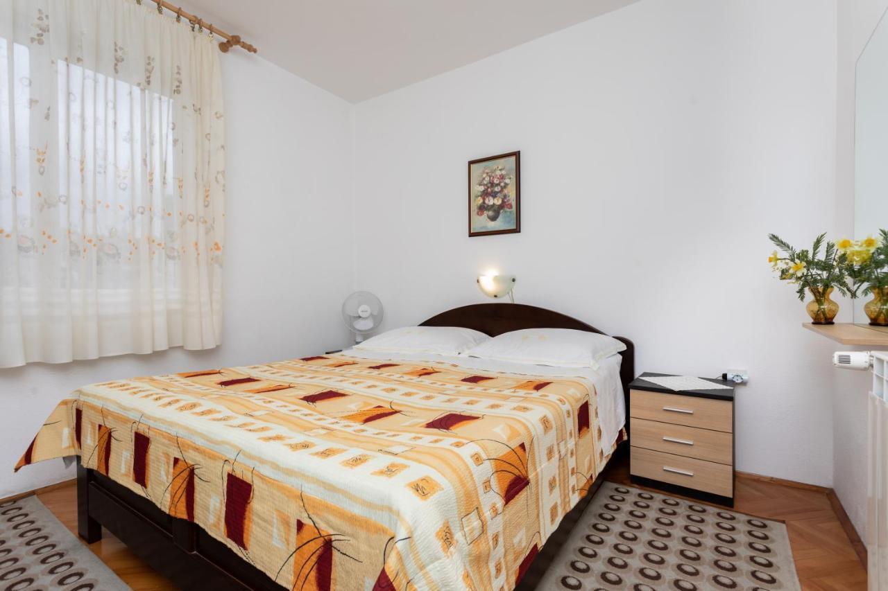 Rooms & Studio Apartment Mira Baška Eksteriør billede