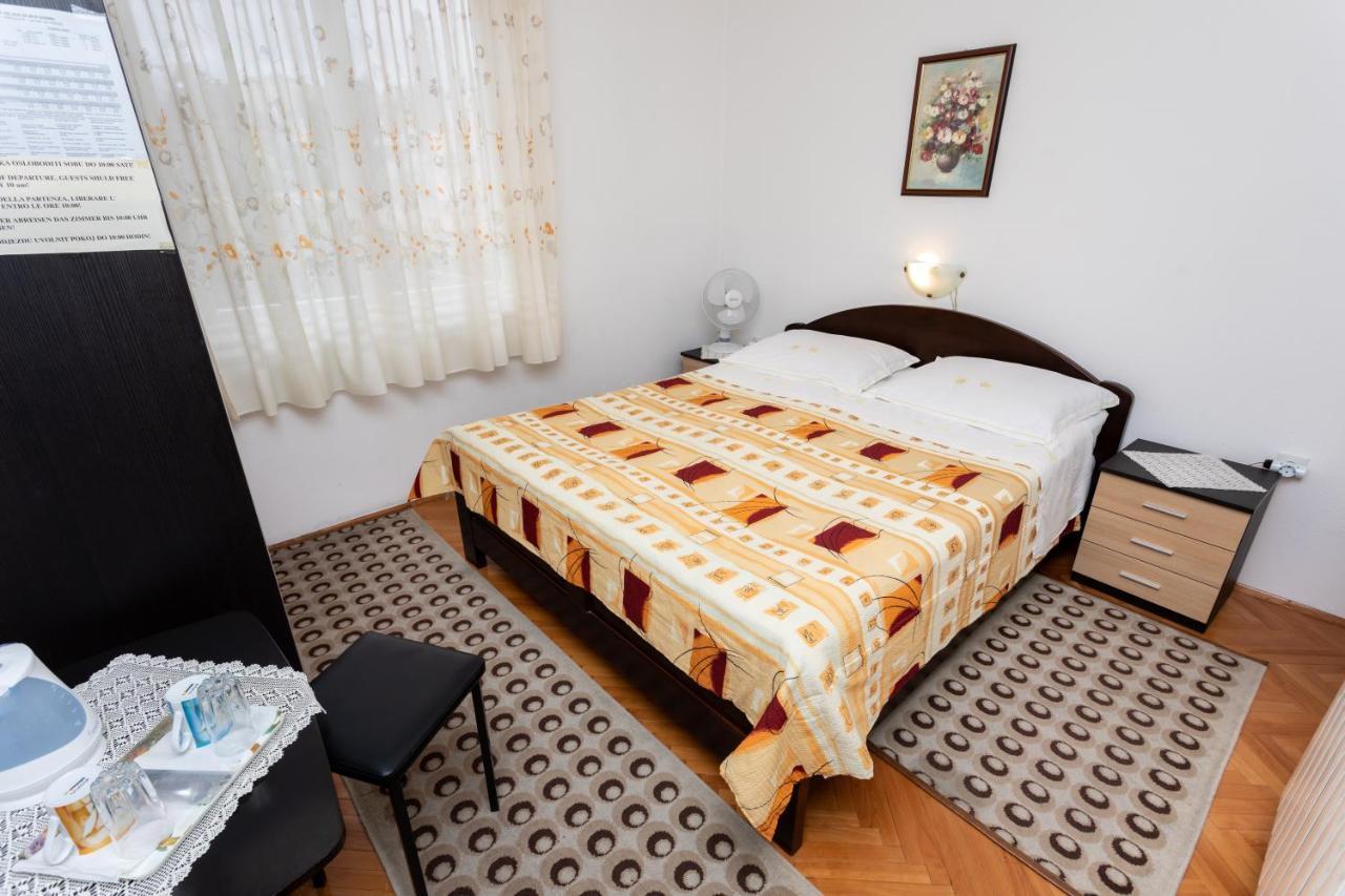 Rooms & Studio Apartment Mira Baška Eksteriør billede