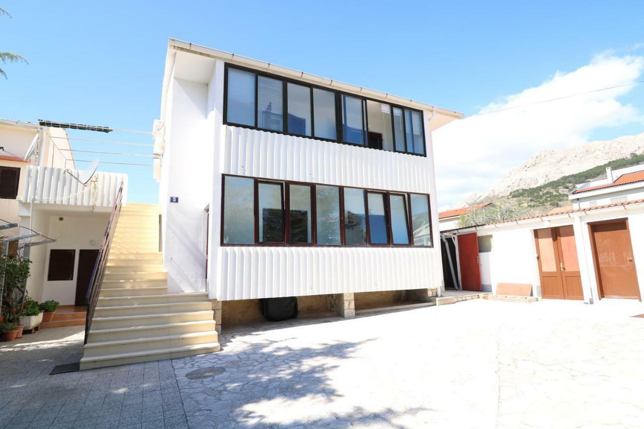 Rooms & Studio Apartment Mira Baška Eksteriør billede